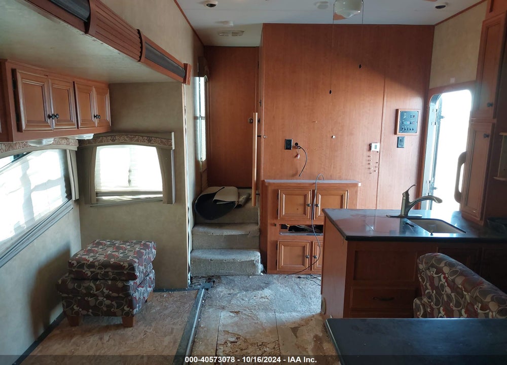 2010 BLUE CABIN 2950 VIN: 4X4FBLN28AG096432