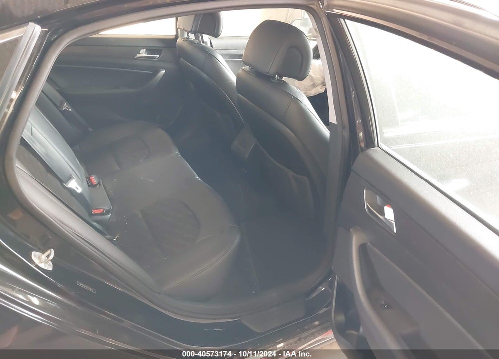 2015 HYUNDAI SONATA SPORT VIN: 5NPE34AF9FH233832