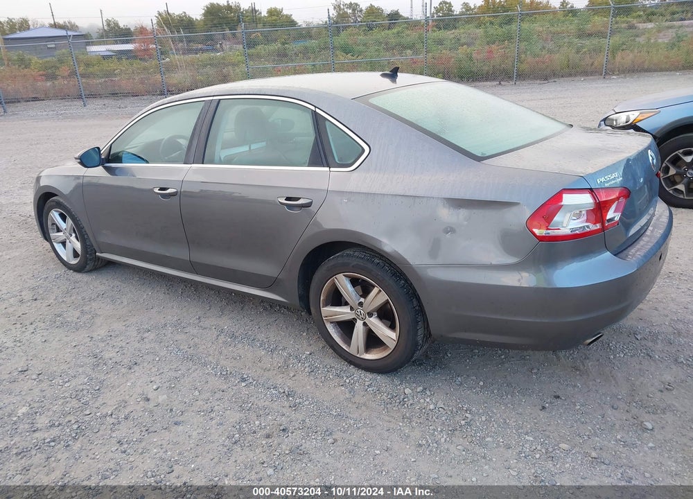 2012 VOLKSWAGEN PASSAT 2.5L SE VIN: 1VWBP7A30CC033909