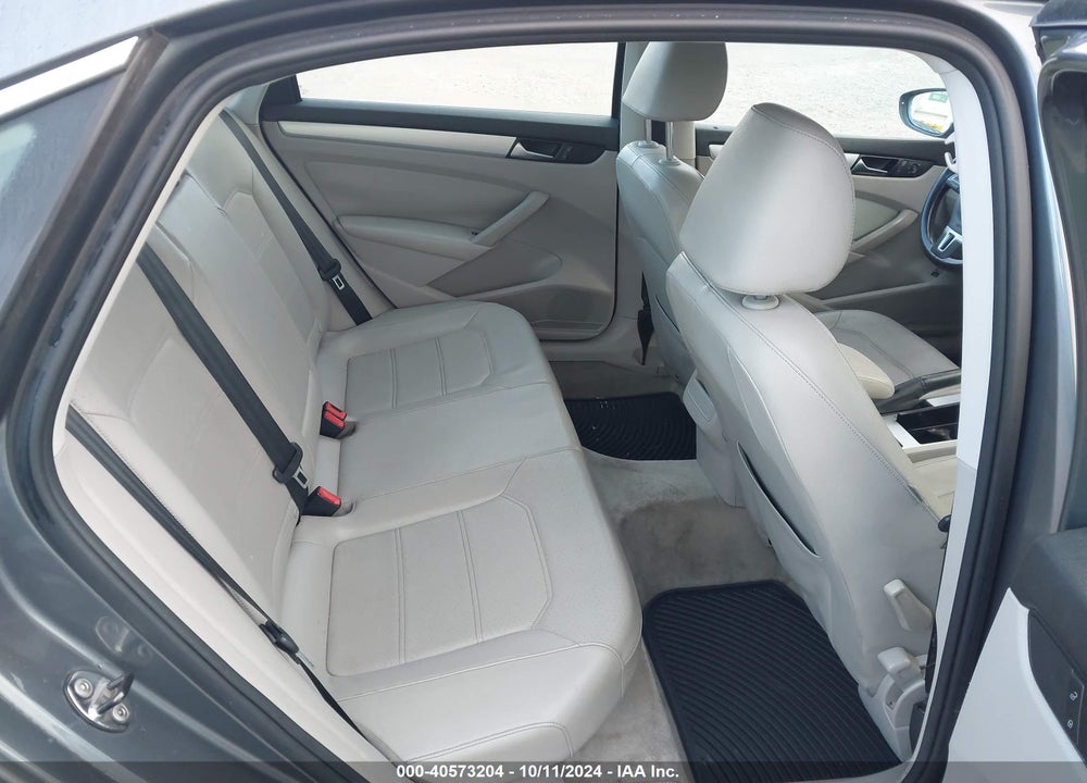 2012 VOLKSWAGEN PASSAT 2.5L SE VIN: 1VWBP7A30CC033909