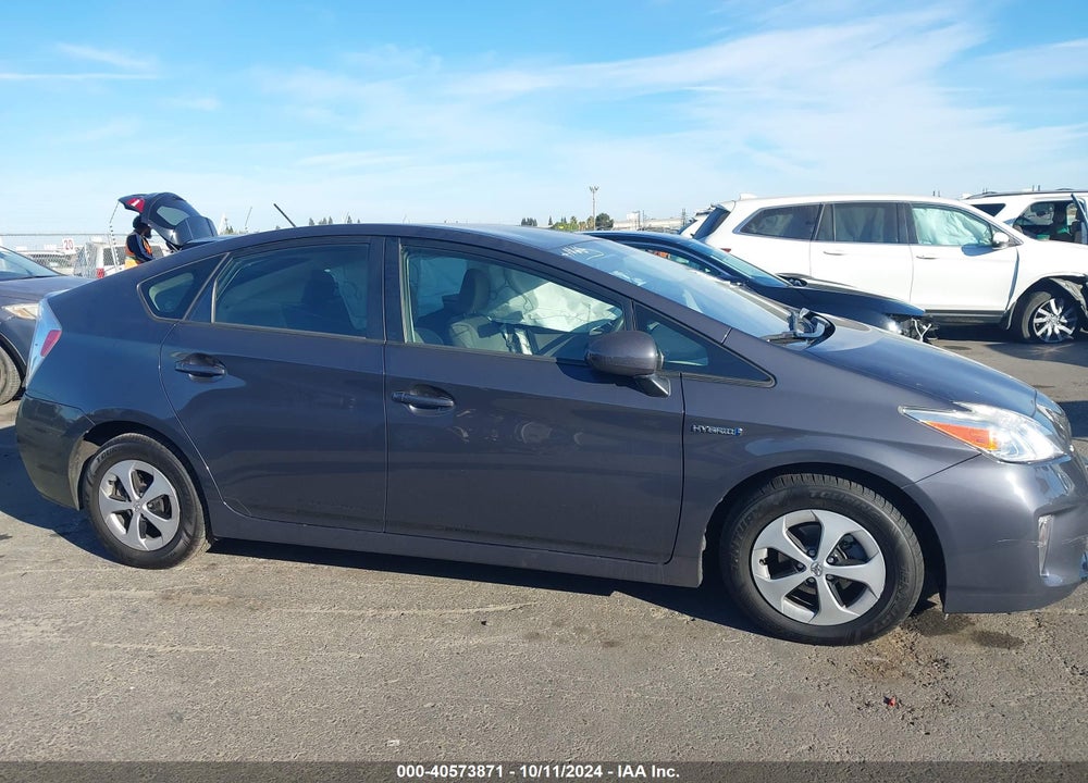 2013 TOYOTA PRIUS TWO VIN: JTDKN3DU0D1648494