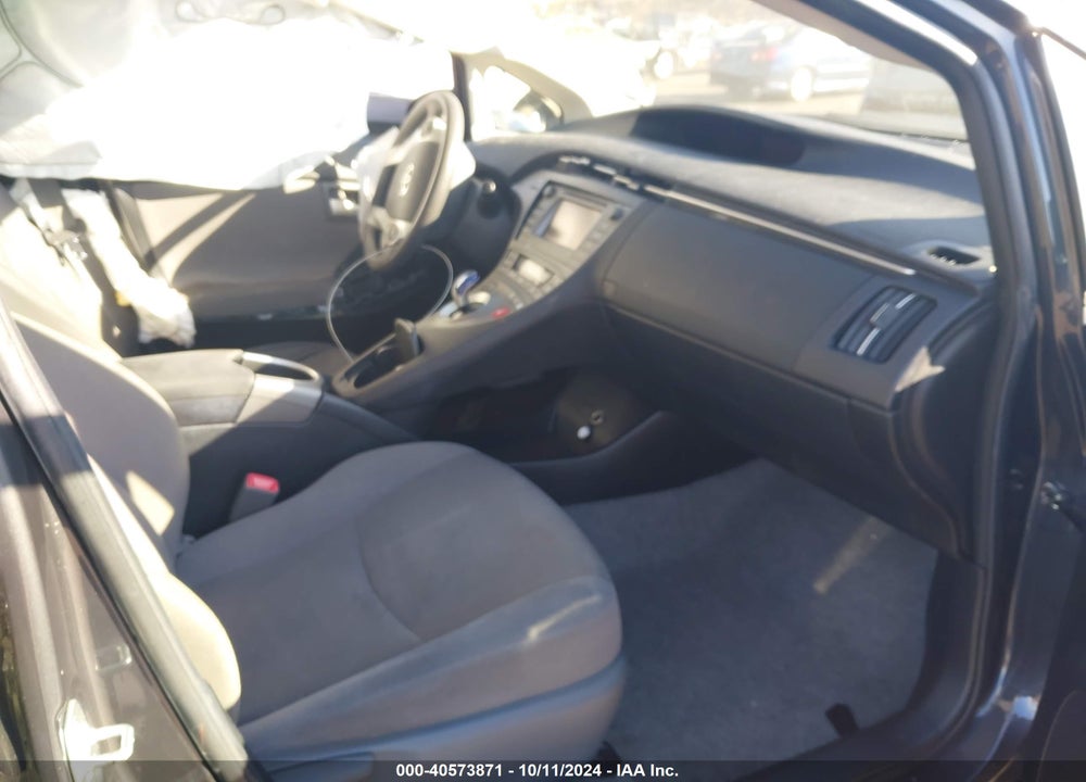 2013 TOYOTA PRIUS TWO VIN: JTDKN3DU0D1648494
