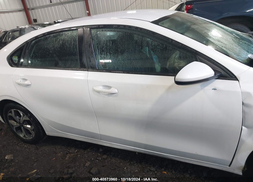2021 KIA FORTE LXS VIN: 3KPF24AD7ME405556