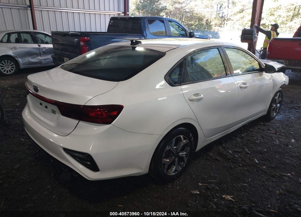2021 KIA FORTE LXS VIN: 3KPF24AD7ME405556