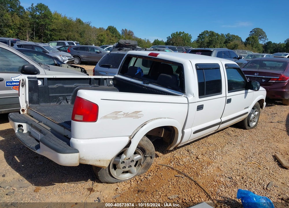 2003 CHEVROLET S-10 LS VIN: 1GCDT13X33K141161