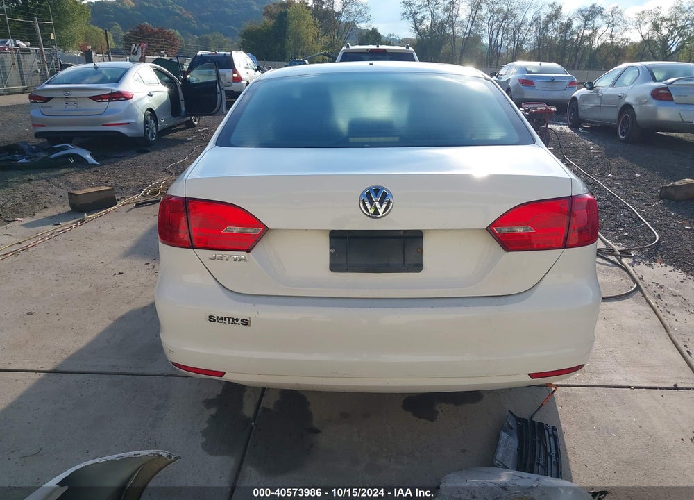 2011 VOLKSWAGEN JETTA 2.0L S VIN: 3VW2K7AJXBM390704