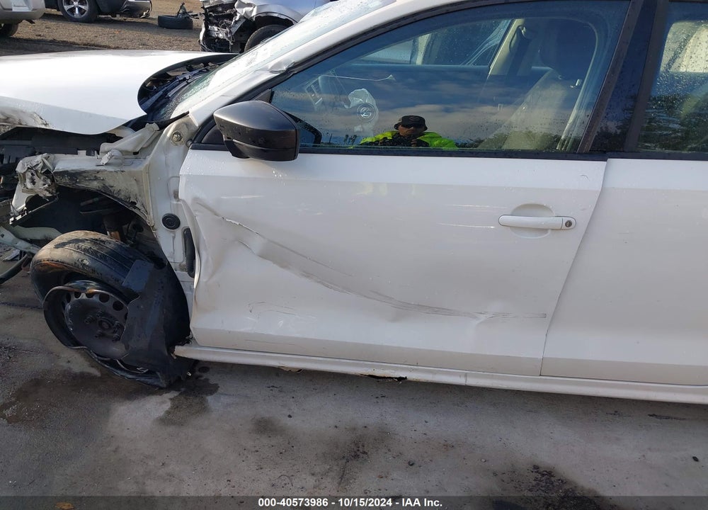 2011 VOLKSWAGEN JETTA 2.0L S VIN: 3VW2K7AJXBM390704