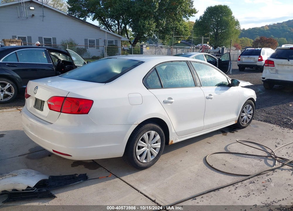 2011 VOLKSWAGEN JETTA 2.0L S VIN: 3VW2K7AJXBM390704