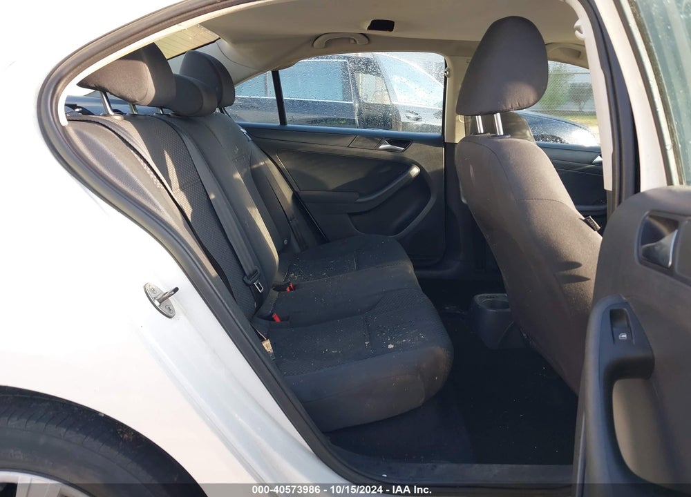 2011 VOLKSWAGEN JETTA 2.0L S VIN: 3VW2K7AJXBM390704