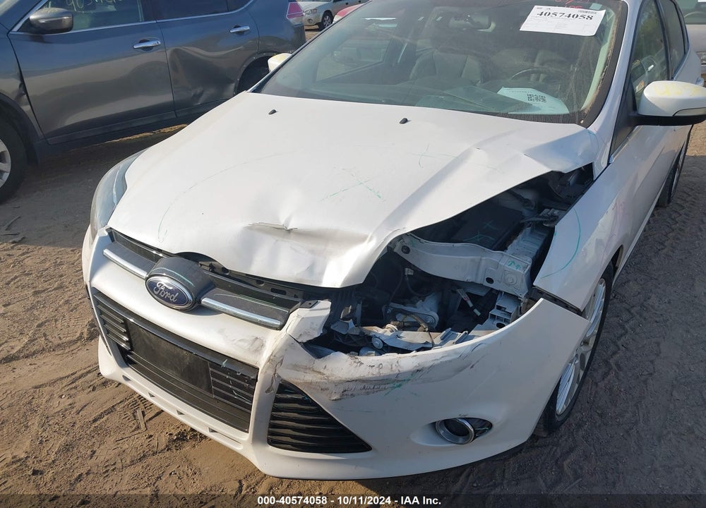 2014 FORD FOCUS TITANIUM VIN: 1FADP3N25EL452837