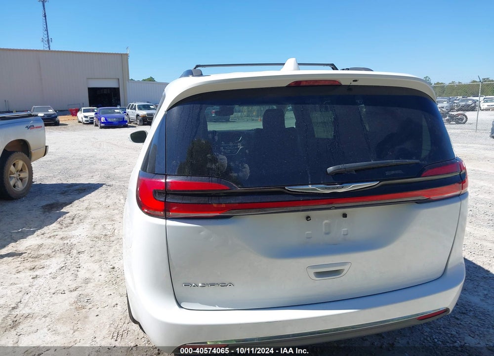 2022 CHRYSLER PACIFICA TOURING L VIN: 2C4RC1BG9NR229496