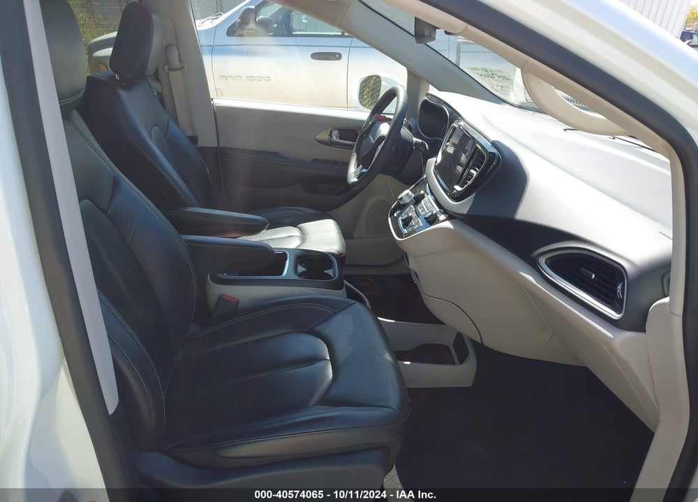2022 CHRYSLER PACIFICA TOURING L VIN: 2C4RC1BG9NR229496