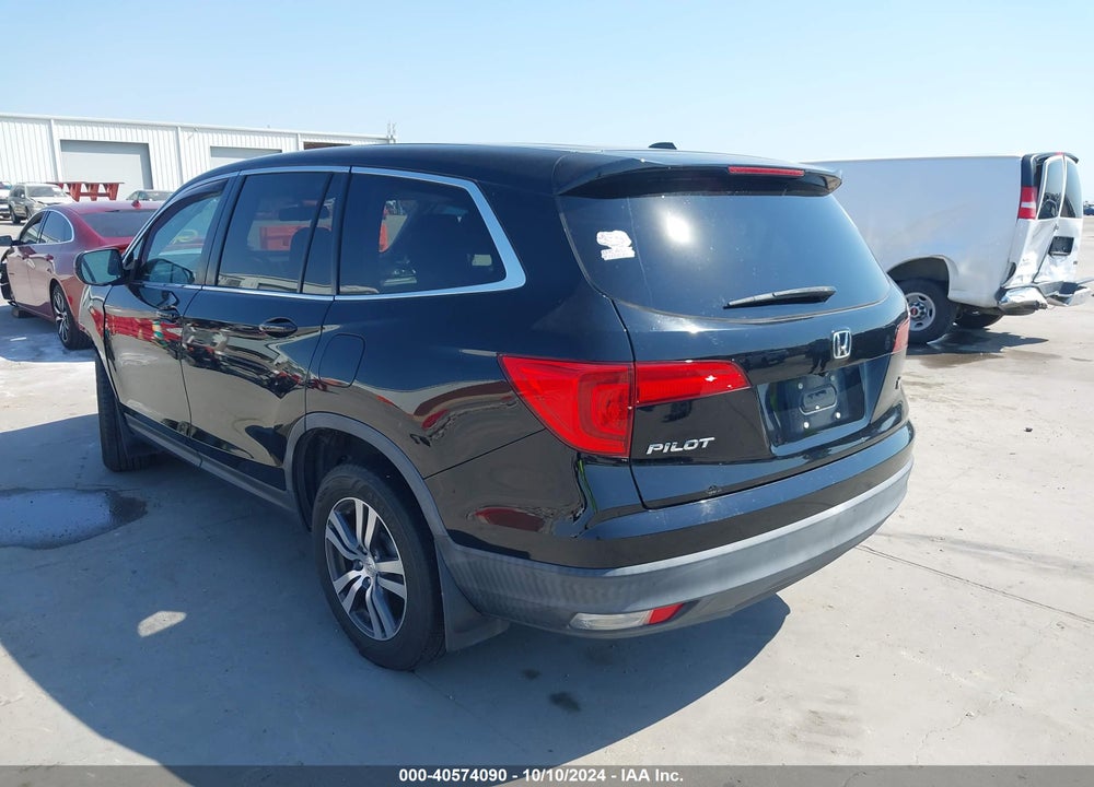 2017 HONDA PILOT EX-L VIN: 5FNYF5H55HB038710