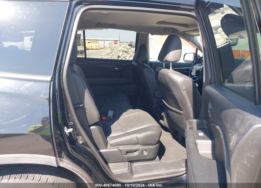 2017 HONDA PILOT EX-L VIN: 5FNYF5H55HB038710