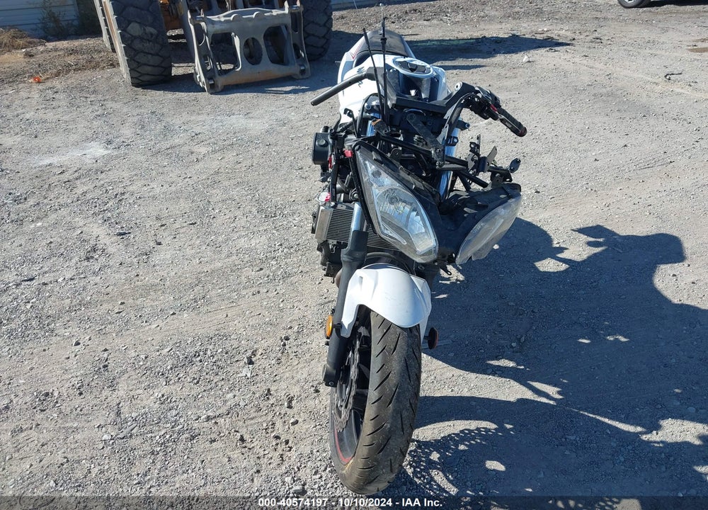 2017 KAWASAKI EX650 J VIN: JKAEXEJ18HDA01422