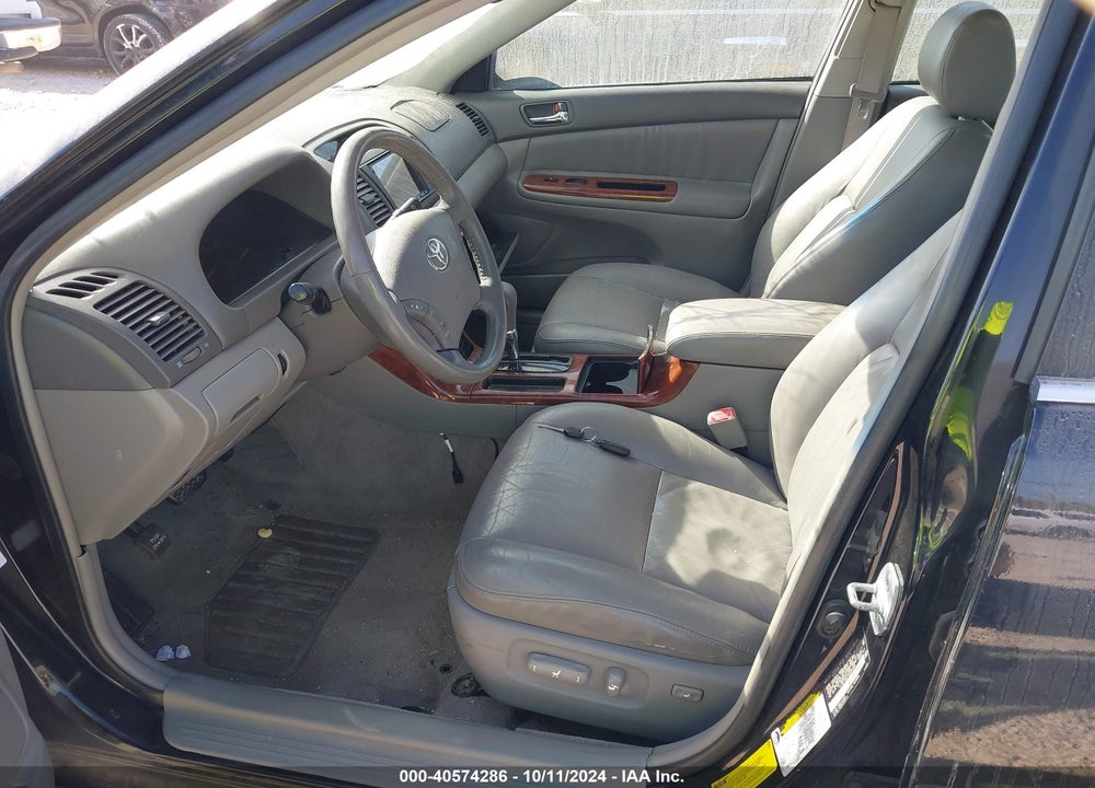 2005 TOYOTA CAMRY XLE V6 VIN: 4T1BF30K75U084694