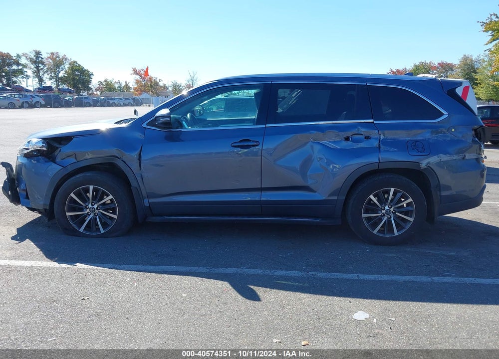 2019 TOYOTA HIGHLANDER XLE VIN: 5TDJZRFH6KS970267