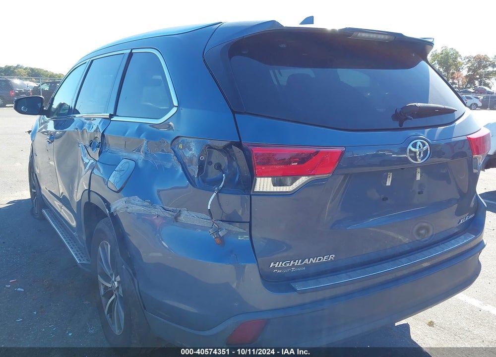2019 TOYOTA HIGHLANDER XLE VIN: 5TDJZRFH6KS970267