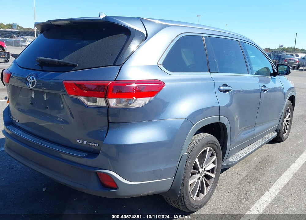 2019 TOYOTA HIGHLANDER XLE VIN: 5TDJZRFH6KS970267