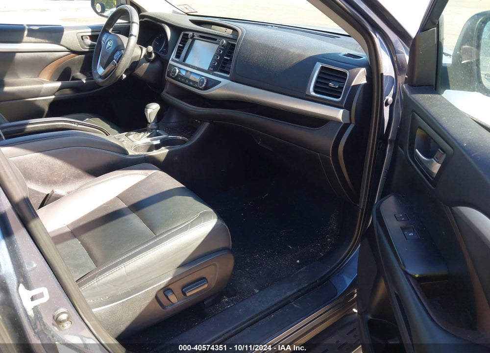 2019 TOYOTA HIGHLANDER XLE VIN: 5TDJZRFH6KS970267