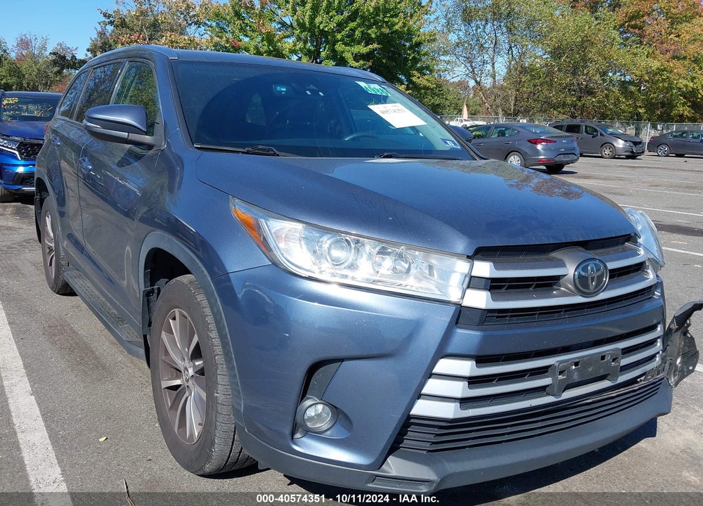 2019 TOYOTA HIGHLANDER XLE VIN: 5TDJZRFH6KS970267