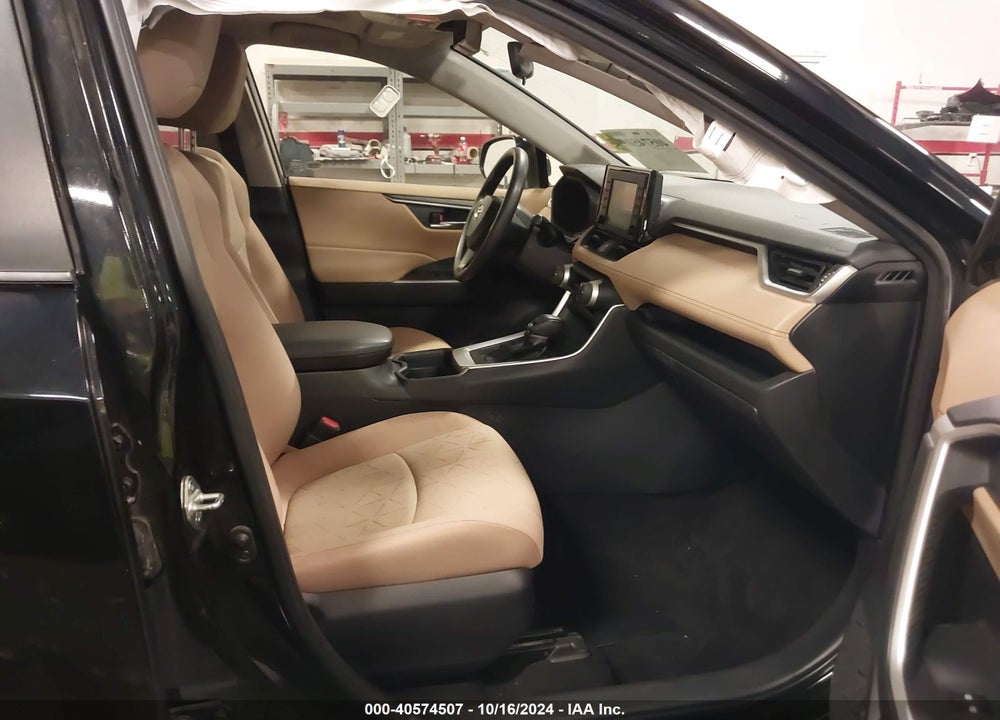 2019 TOYOTA RAV4 XLE VIN: JTMP1RFV5KD028777