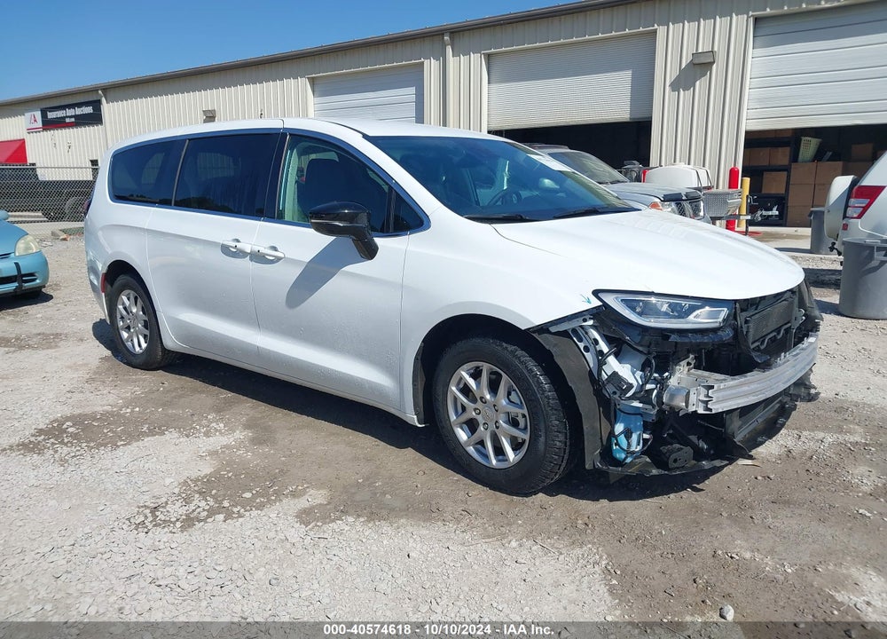 2024 CHRYSLER PACIFICA TOURING L VIN: 2C4RC1BG7RR120072