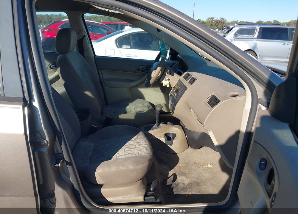 2005 FORD FOCUS ZX4 VIN: 1FAFP34N85W144211