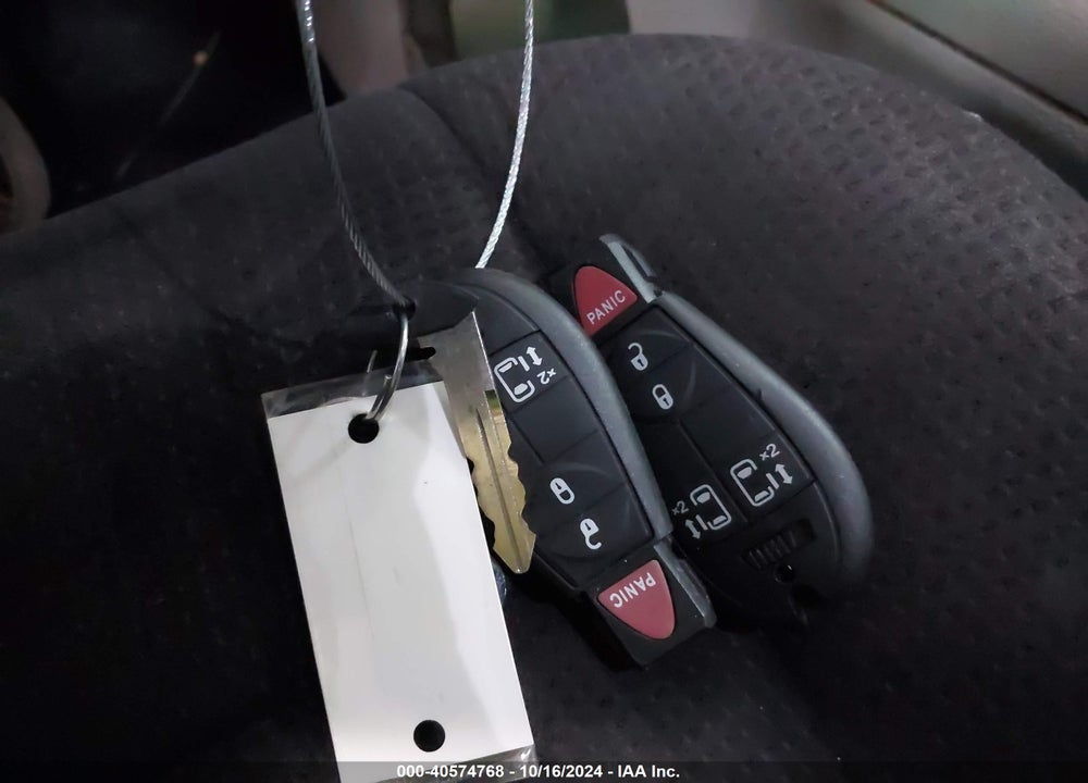 2011 DODGE GRAND CARAVAN CREW VIN: 2D4RN5DG8BR661266