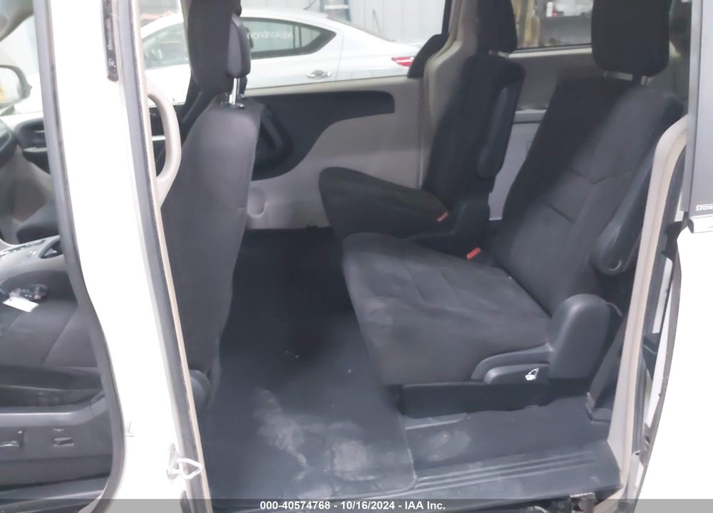 2011 DODGE GRAND CARAVAN CREW VIN: 2D4RN5DG8BR661266
