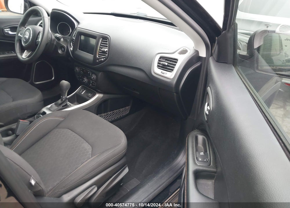 2018 JEEP COMPASS SPORT FWD VIN: 3C4NJCAB2JT250865