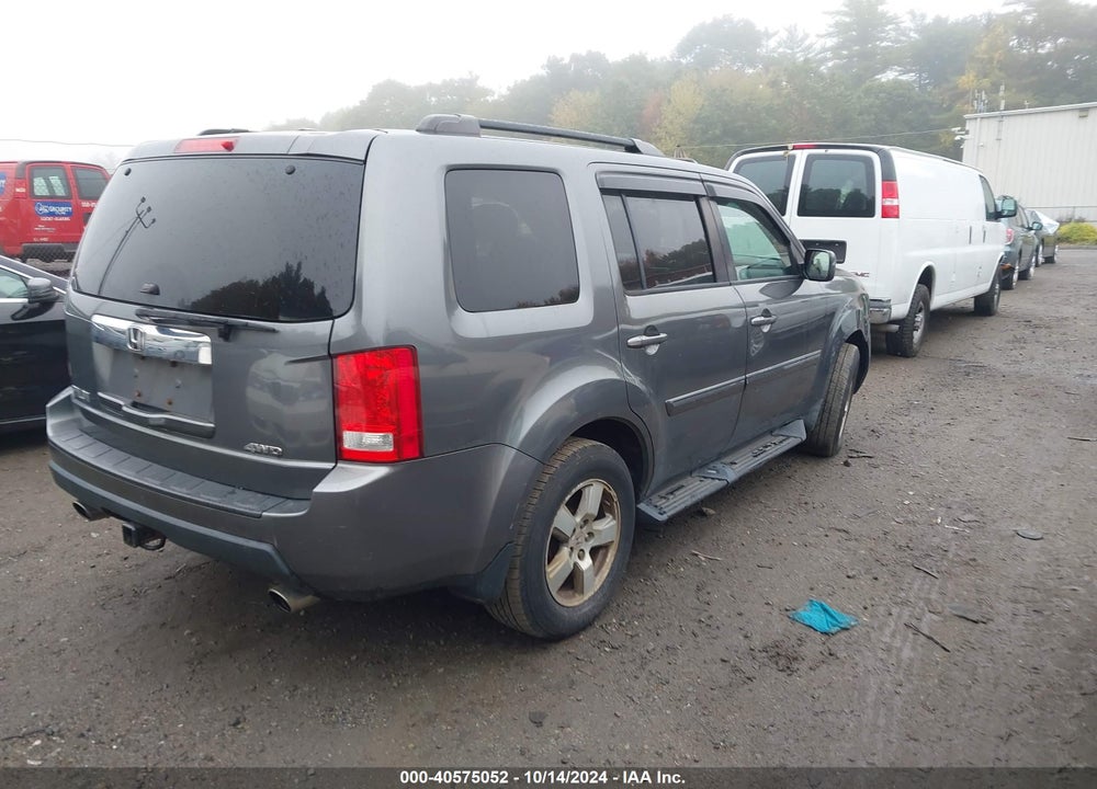 2011 HONDA PILOT EX-L VIN: 5FNYF4H76BB012880