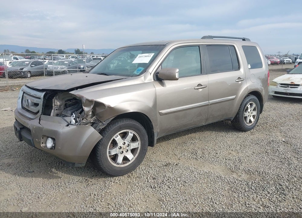 2010 HONDA PILOT TOURING VIN: 5FNYF4H93AB010942