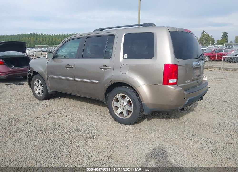 2010 HONDA PILOT TOURING VIN: 5FNYF4H93AB010942