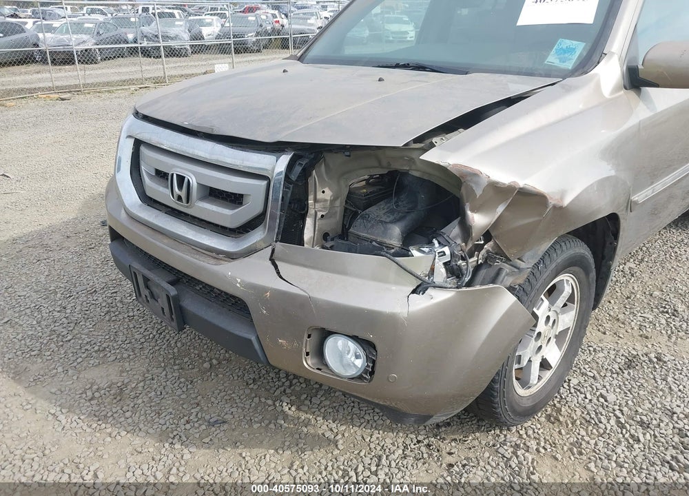 2010 HONDA PILOT TOURING VIN: 5FNYF4H93AB010942