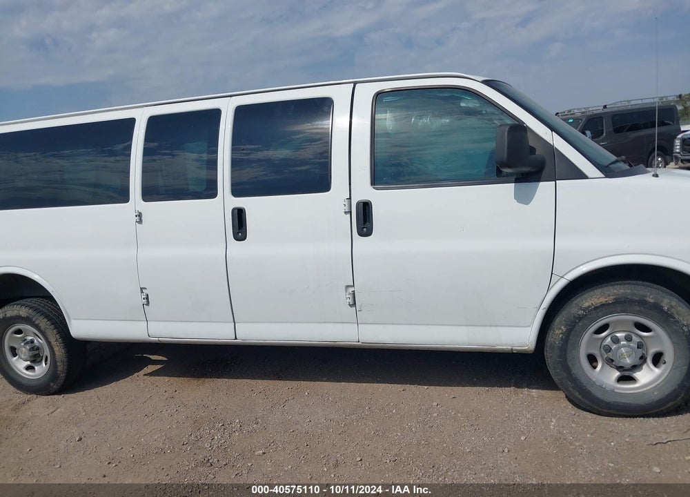 2016 CHEVROLET EXPRESS 3500 LT VIN: 1GAZGPFG1G1217943