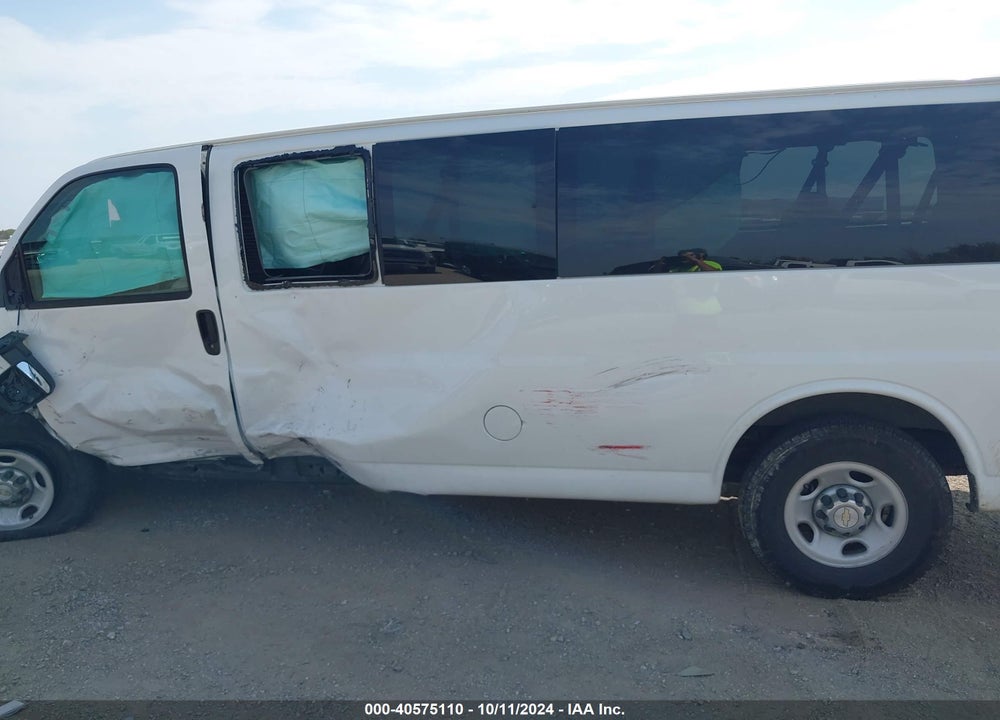 2016 CHEVROLET EXPRESS 3500 LT VIN: 1GAZGPFG1G1217943