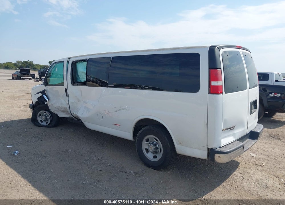 2016 CHEVROLET EXPRESS 3500 LT VIN: 1GAZGPFG1G1217943