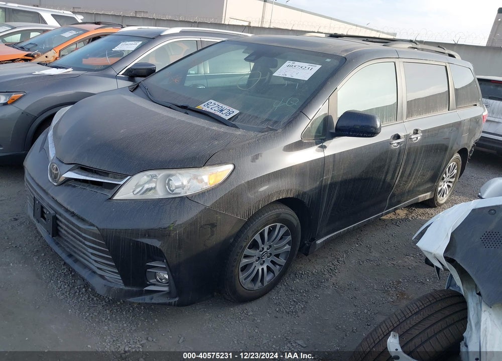 2018 TOYOTA SIENNA XLE PREMIUM 8 PASSENGER VIN: 5TDYZ3DC3JS922758