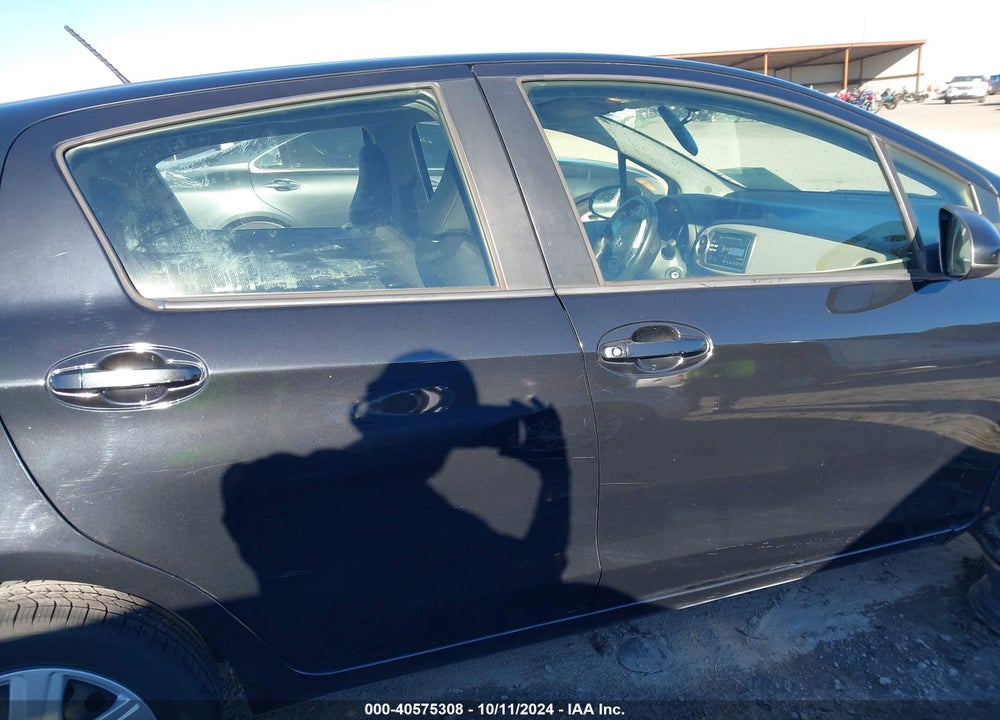 2013 TOYOTA YARIS LE VIN: JTDKTUD34DD550814