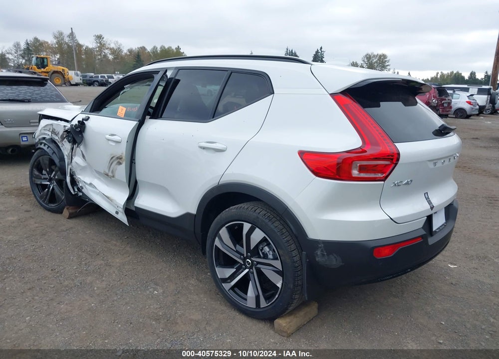 2025 VOLVO XC40 ULTRA DARK THEME VIN: YV4L12UM9S2463584