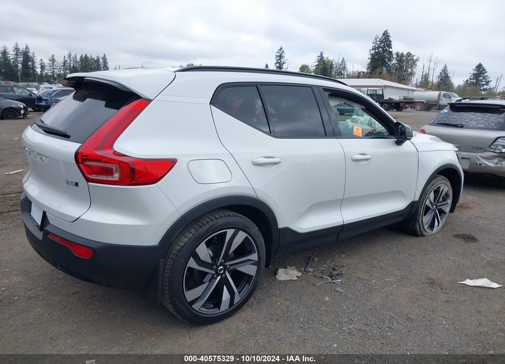 2025 VOLVO XC40 ULTRA DARK THEME VIN: YV4L12UM9S2463584