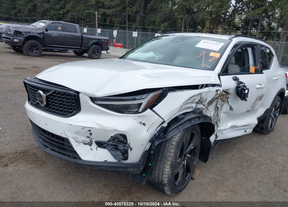 2025 VOLVO XC40 ULTRA DARK THEME VIN: YV4L12UM9S2463584