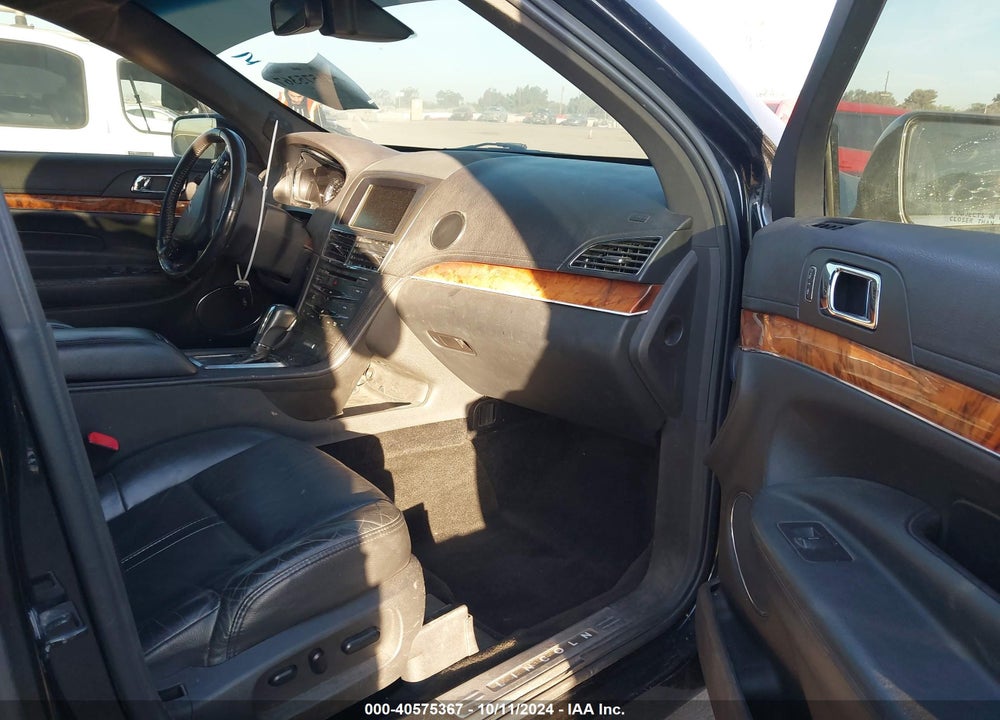 2013 LINCOLN MKT LIVERY VIN: 2LMHJ5NK0DBL54239