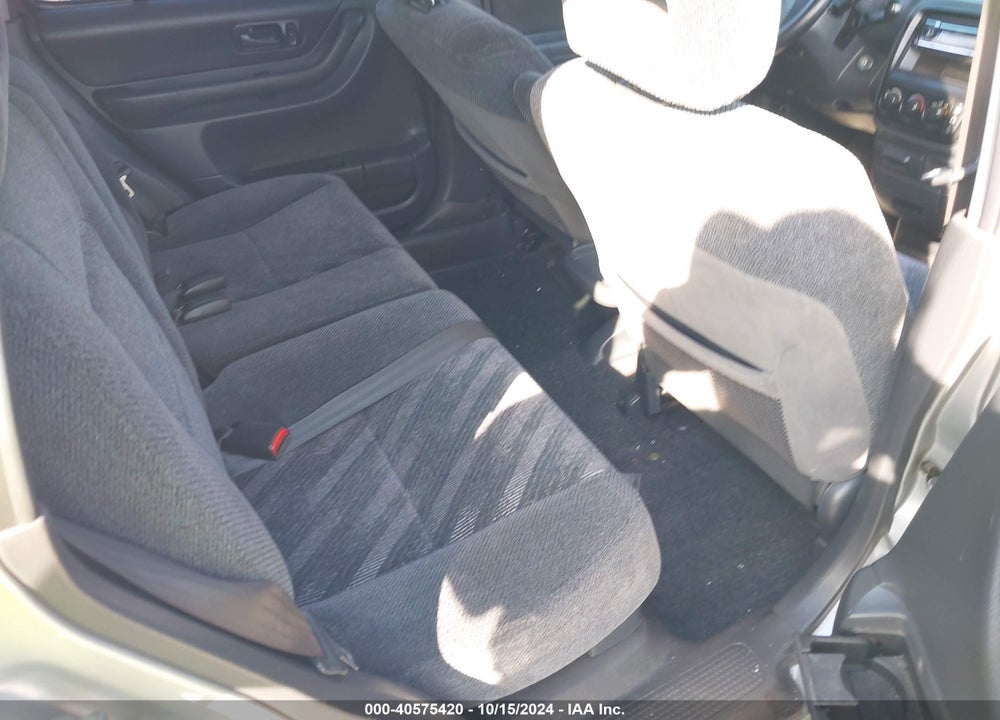 1999 HONDA CR-V LX VIN: JHLRD2841XC019747
