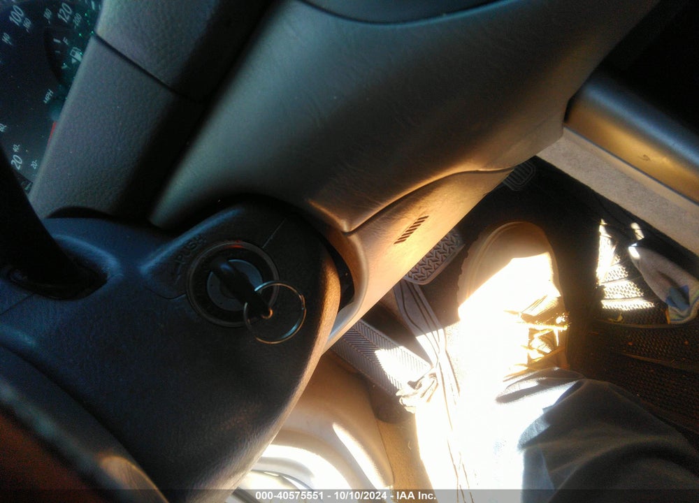 2004 TOYOTA CAMRY LE VIN: 4T1BE32KX4U268235