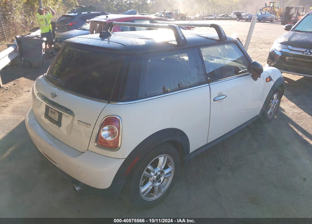 2013 MINI HARDTOP COOPER VIN: WMWSU3C59DT681024