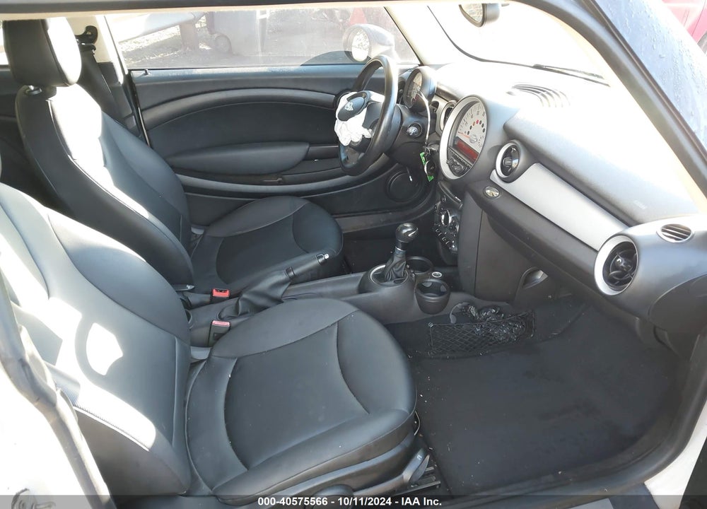 2013 MINI HARDTOP COOPER VIN: WMWSU3C59DT681024