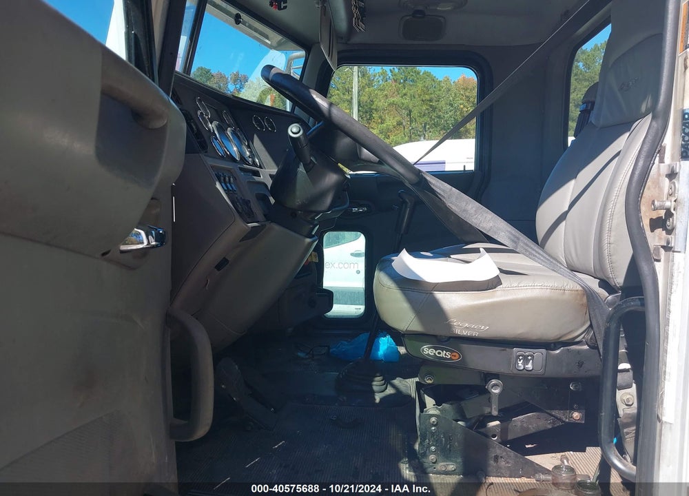 2012 PETERBILT 384 VIN: 1XPVDP9X0CD168218