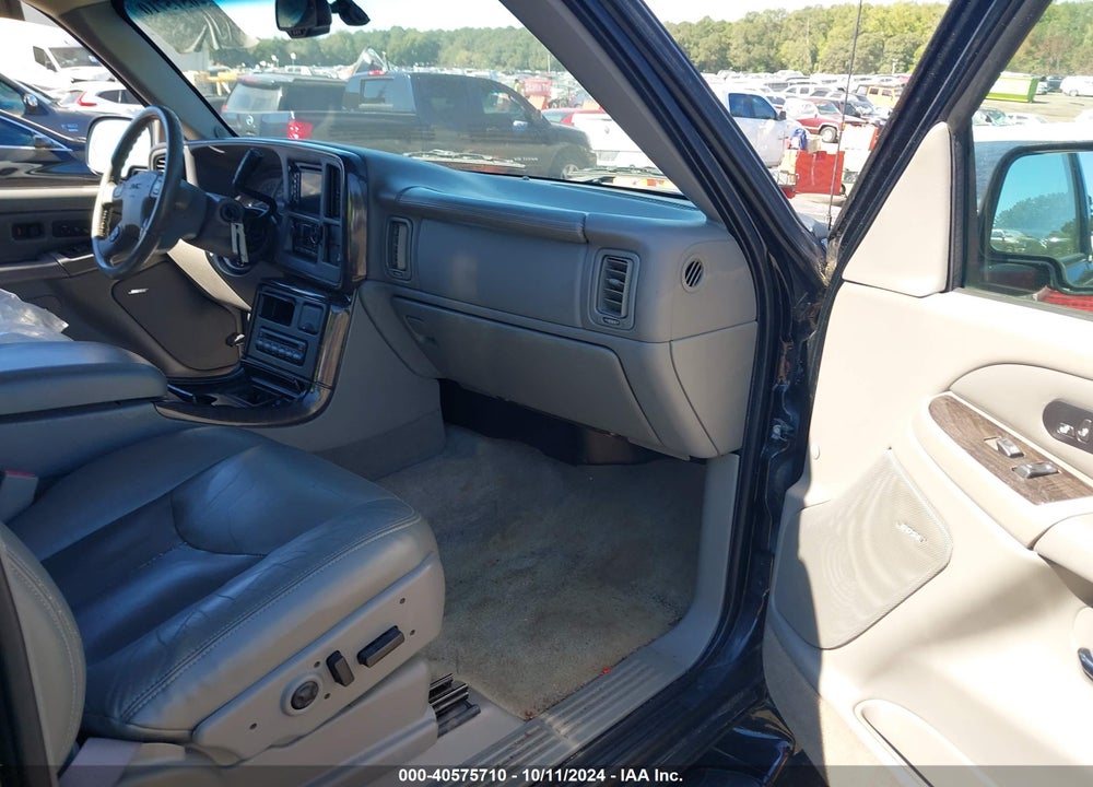 2005 GMC YUKON XL 1500 DENALI VIN: 1GKFK66U95J235665